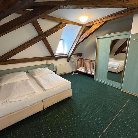 Adalbert Ecohotel Praha Bagian luar foto