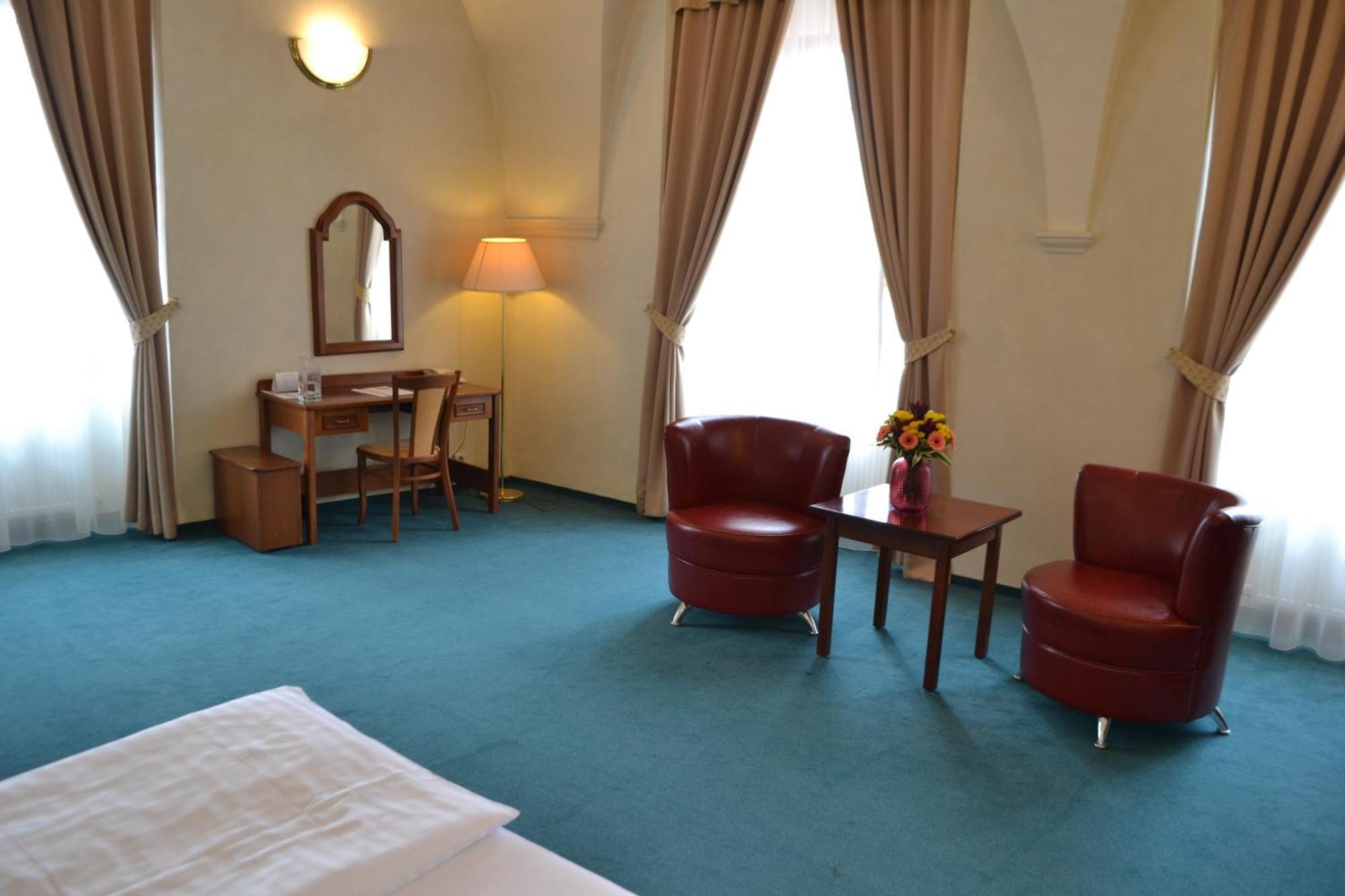 Adalbert Ecohotel Praha Bagian luar foto