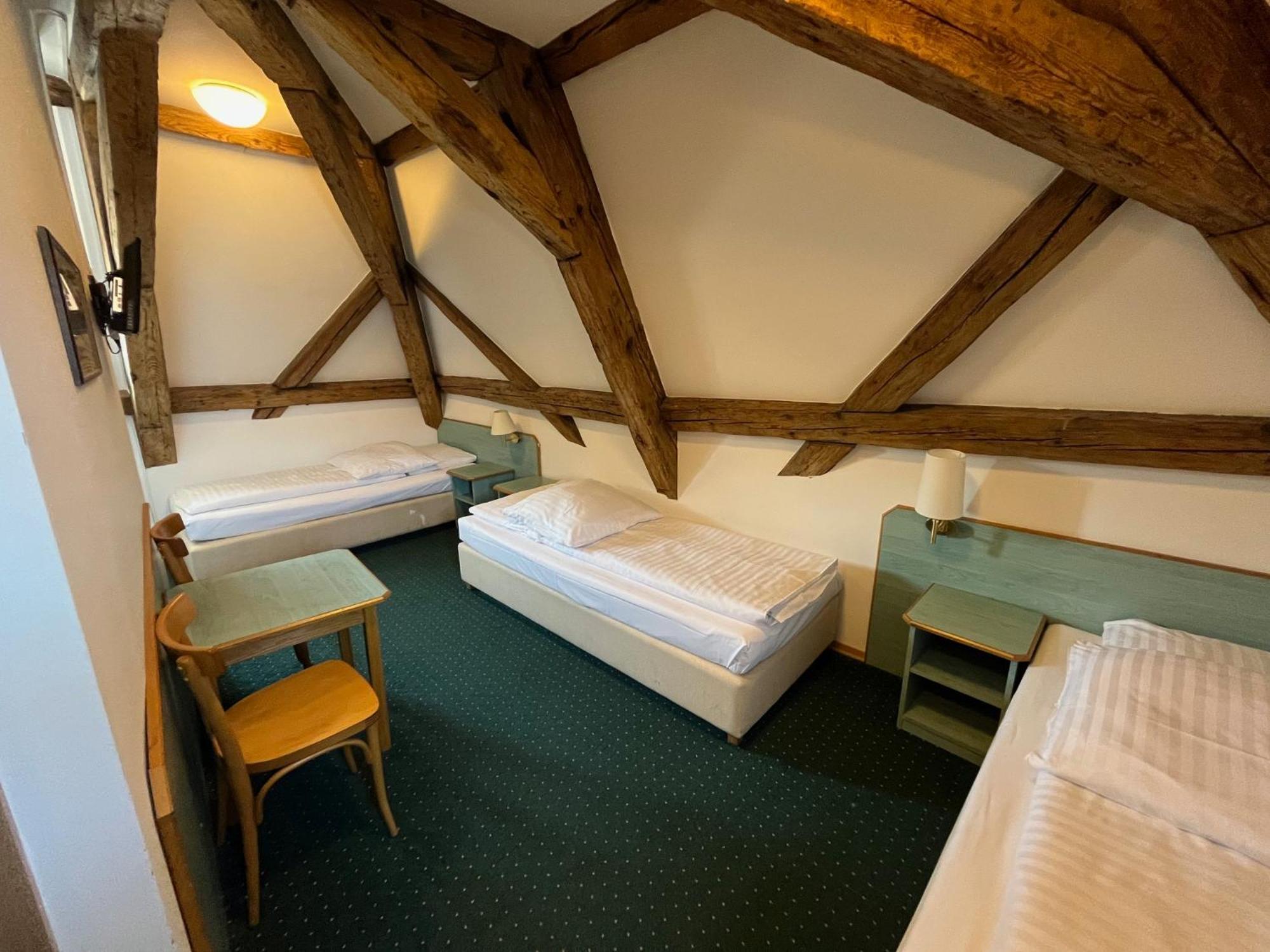 Adalbert Ecohotel Praha Bagian luar foto