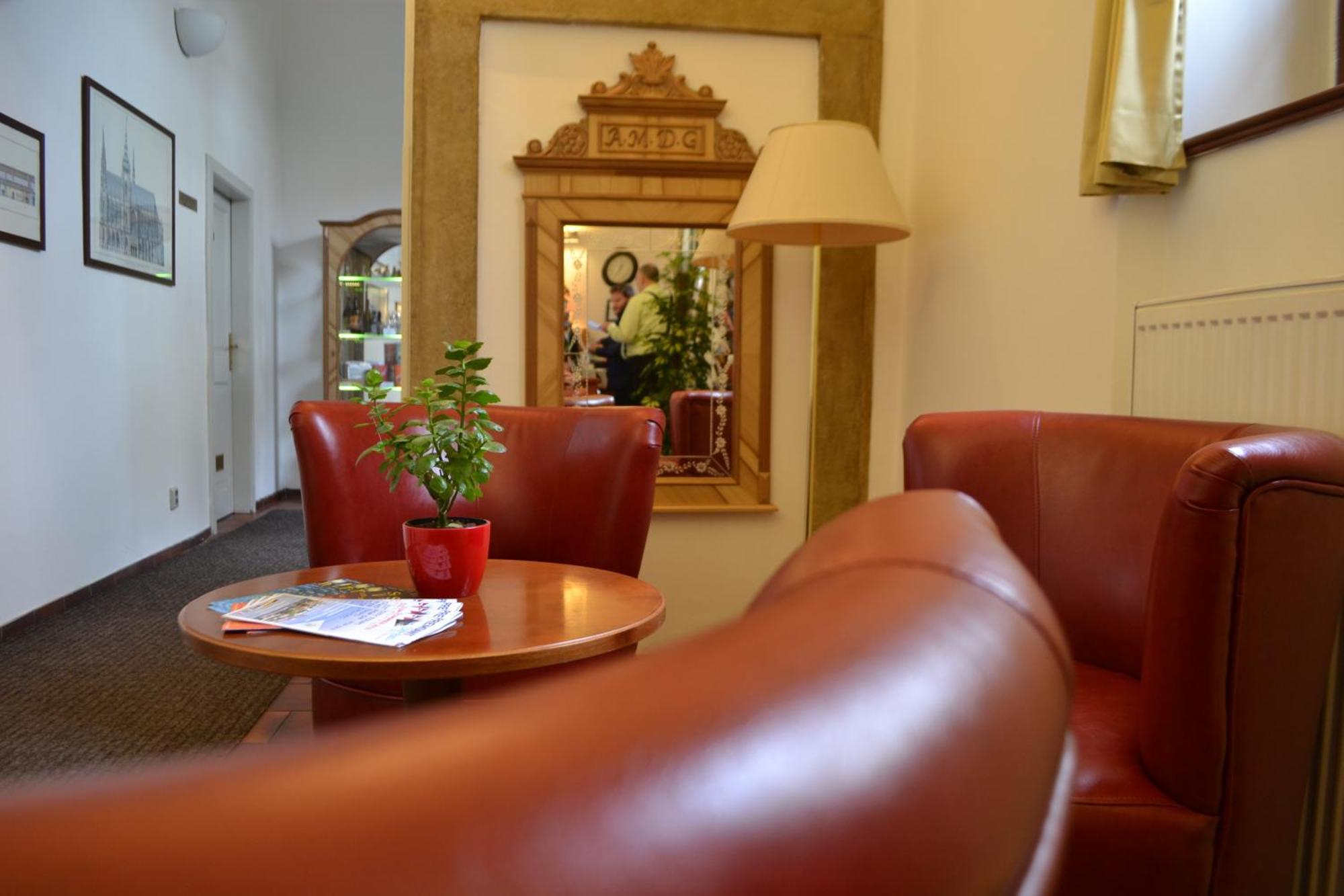Adalbert Ecohotel Praha Bagian luar foto