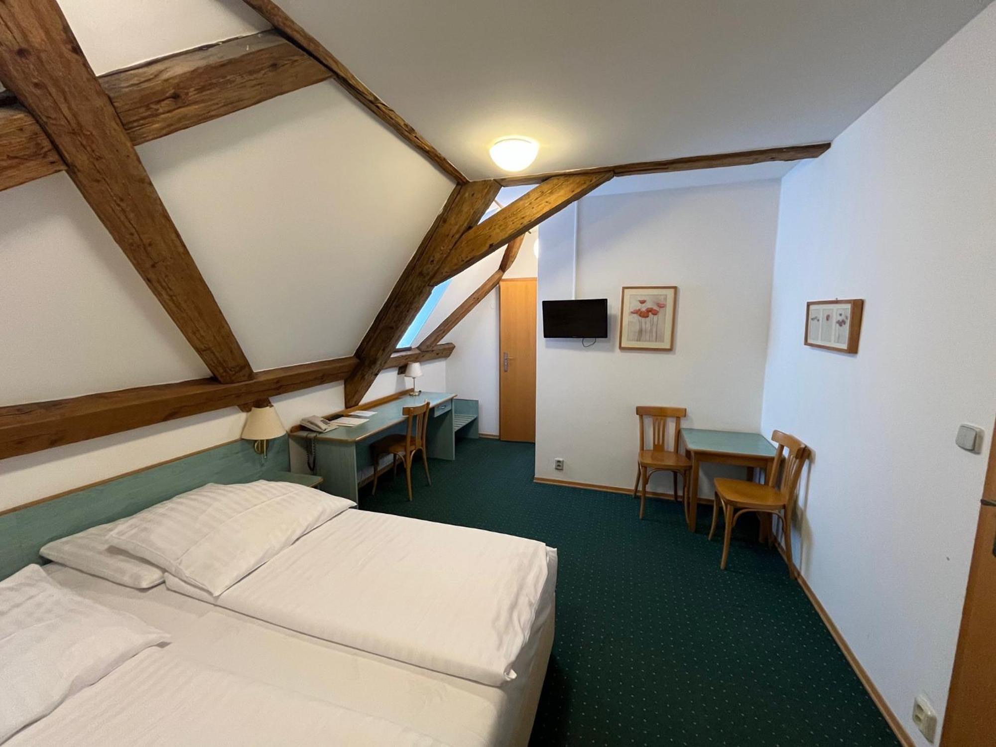 Adalbert Ecohotel Praha Bagian luar foto