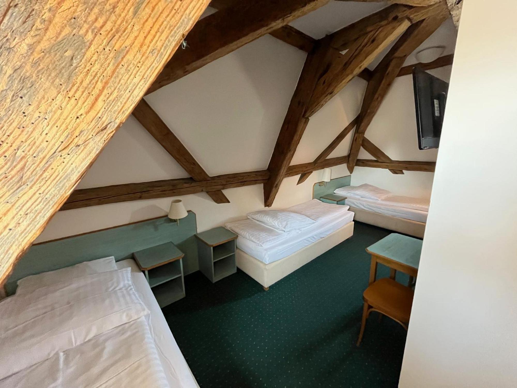 Adalbert Ecohotel Praha Bagian luar foto