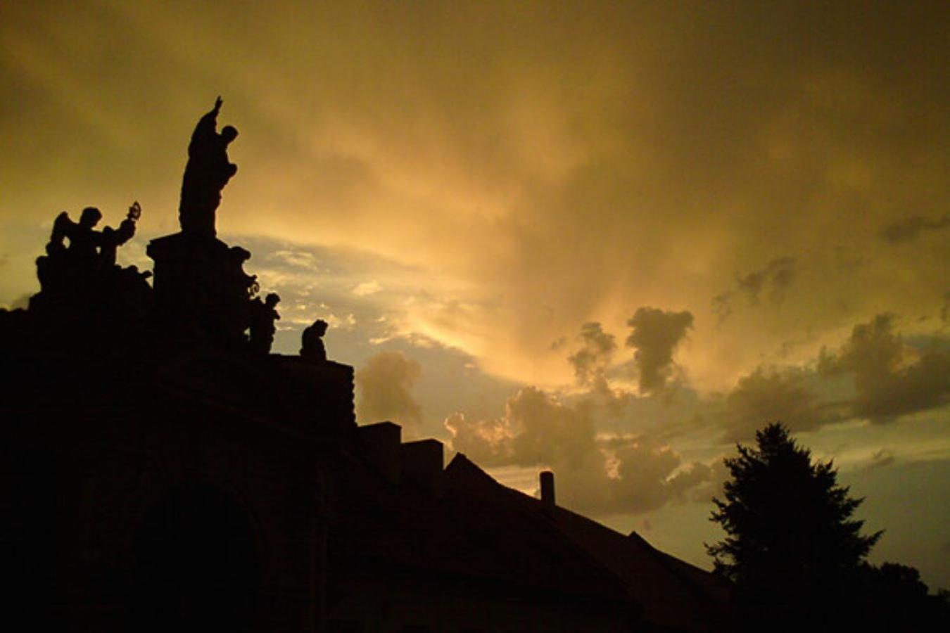 Adalbert Ecohotel Praha Bagian luar foto